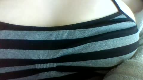 layannalea online show from July 12, 3:21 am