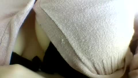 layannalea online show from July 19, 1:52 am