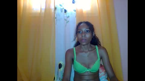 layannek online show from April 25, 12:51 pm