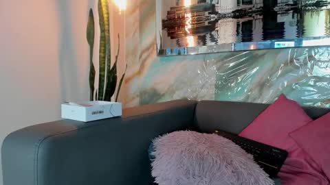 Layla online show from March 8, 10:56 pm