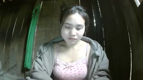 layla_999 online show from May 2, 5:02 am