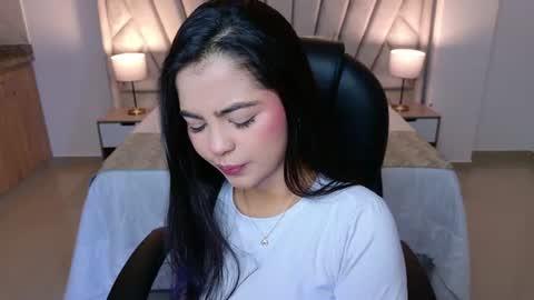 Layla Breezee online show from July 17, 10:06 am