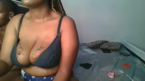 layla_cutiee online show from March 9, 7:35 am