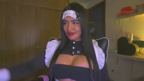 Layla online show from July 24, 5:15 am