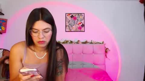 Snapshot of layla_roma chatting on October 15, 2:15 am Lia and Rachel online show from October 15, 2:15 am