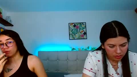 Lia and Rachel online show from August 1, 2:35 am