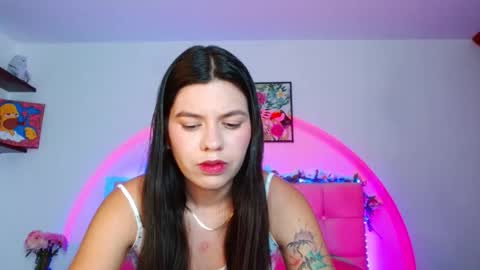 Snapshot of layla_roma chatting on October 14, 12:46 am Lia and Rachel online show from October 14, 12:46 am