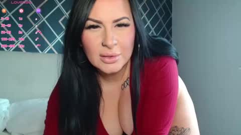 Layla MILF online show from January 24, 10:00 am