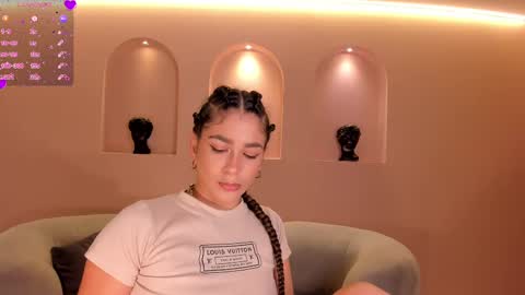 Layla online show from February 25, 7:52 am