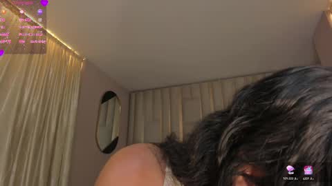 Layla online show from February 20, 4:07 am