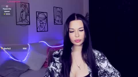 laylagreat online show from December 5, 5:33 pm