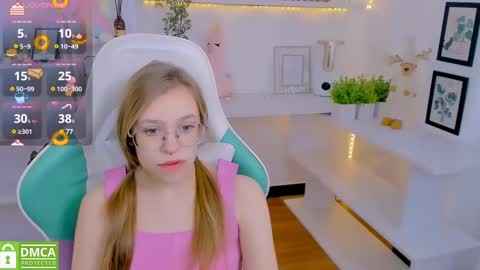 layriantavee online show from February 10, 6:53 am