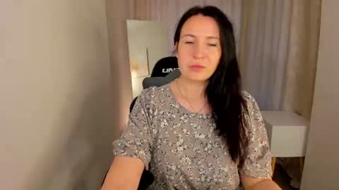Lea online show from June 25, 1:13 am