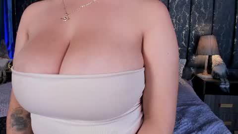 Lea Velle online show from July 18, 1:07 am
