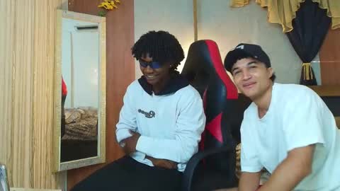 leah_lovee online show from June 8, 9:38 pm