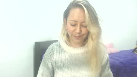 Snapshot of leah_susman chatting on September 16, 1:29 am leah_susman online show from September 16, 1:29 am