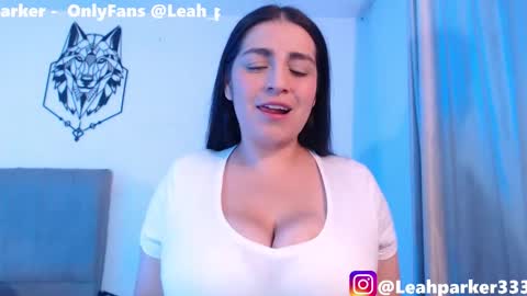 leahparker33 online show from February 22, 4:16 am