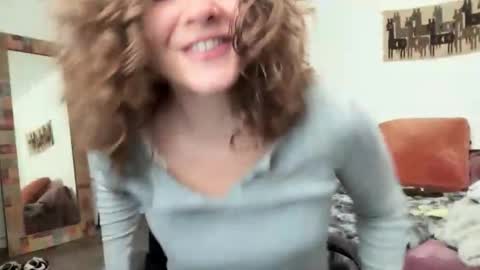 Leah Sparkles online show from October 23, 1:56 pm