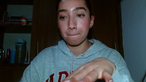 Snapshot of leanaalhub chatting on December 18, 5:04 am leanaalhub online show from December 18, 5:04 am