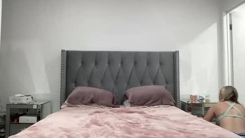 Leanna online show from March 10, 10:50 am