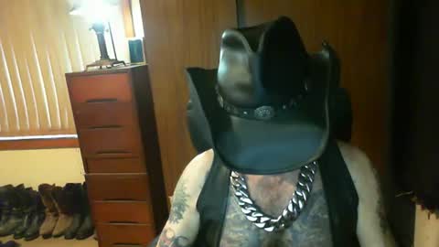 leathergreaser online show from February 15, 7:51 am