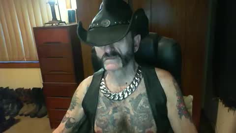 leathergreaser online show from October 25, 8:13 am