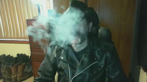 leathergreaser online show from June 15, 9:29 pm