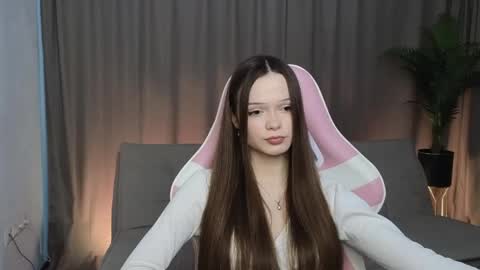 leemikah online show from April 27, 2:03 pm