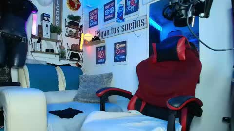 leenar_key online show from May 7, 3:08 pm