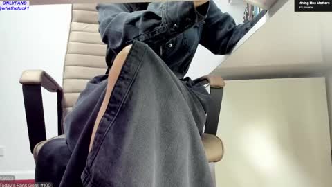 Elle  online show from May 4, 3:07 pm