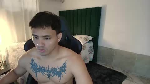 Lei  online show from August 1, 10:22 pm