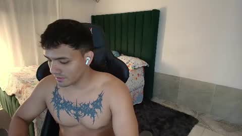  Lei  online show from July 15, 11:52 pm