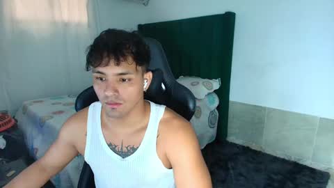  Lei  online show from April 23, 8:54 pm