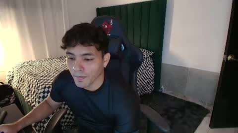  Lei  online show from June 30, 11:46 pm