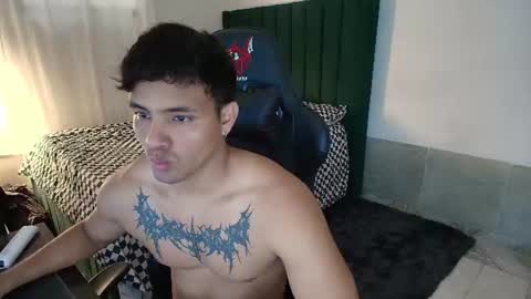  Lei  online show from July 4, 8:23 pm