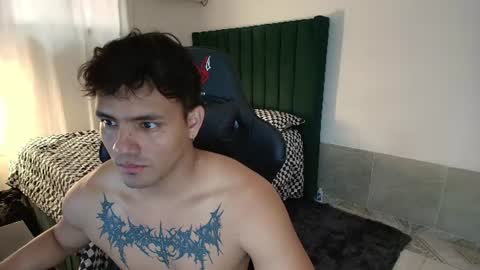  Lei  online show from July 3, 6:01 pm