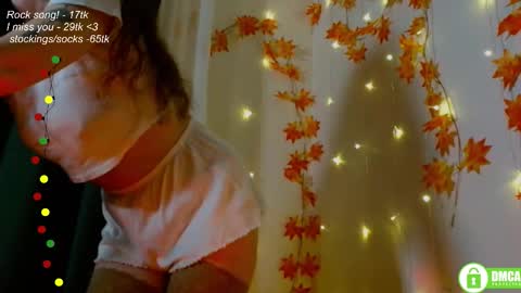 hey Im Leia and I love rock  online show from November 8, 8:23 pm