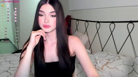 Leila online show from January 10, 8:04 pm