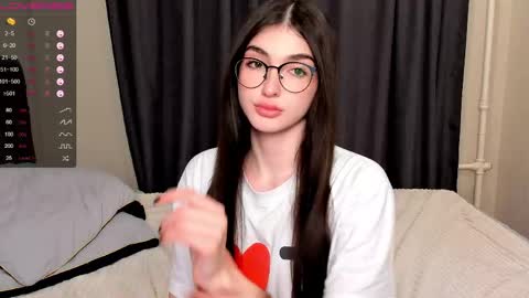 Leila online show from April 29, 7:29 pm