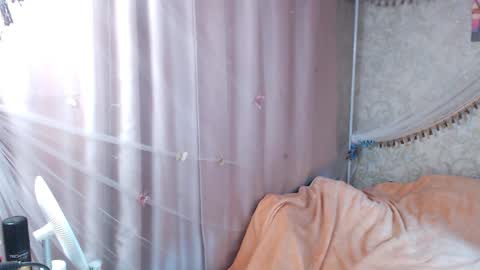 leila_bambi_ online show from June 8, 6:53 pm