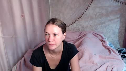 leila_bambi_ online show from August 8, 5:50 am