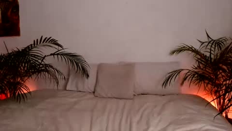 LEILA LUNA online show from July 16, 1:09 am