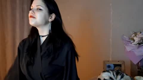 Mia online show from April 24, 2:30 pm