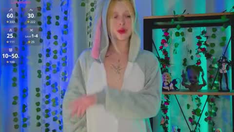 Leila online show from February 23, 3:03 pm