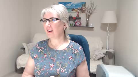 Leila Kinky online show from March 10, 5:45 am