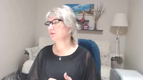 Leila Kinky online show from November 7, 5:10 am