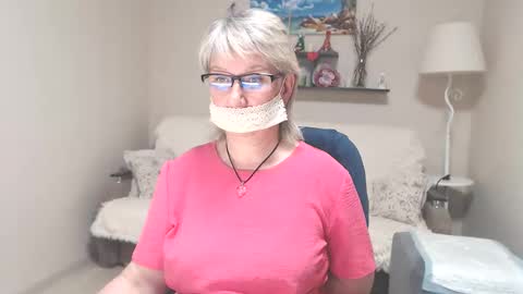 Leila Kinky online show from June 7, 7:24 am