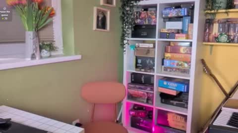 LelianaHazel online show from March 3, 5:20 pm