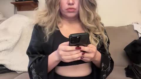 Jennifer online show from November 4, 9:49 pm