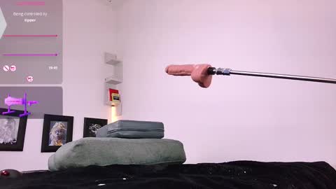 Lenaandwilliam online show from January 14, 8:39 pm